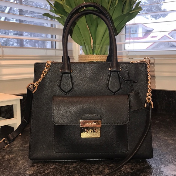 Michael Kors Handbags - NWT Michael Kors black Bridgette tote